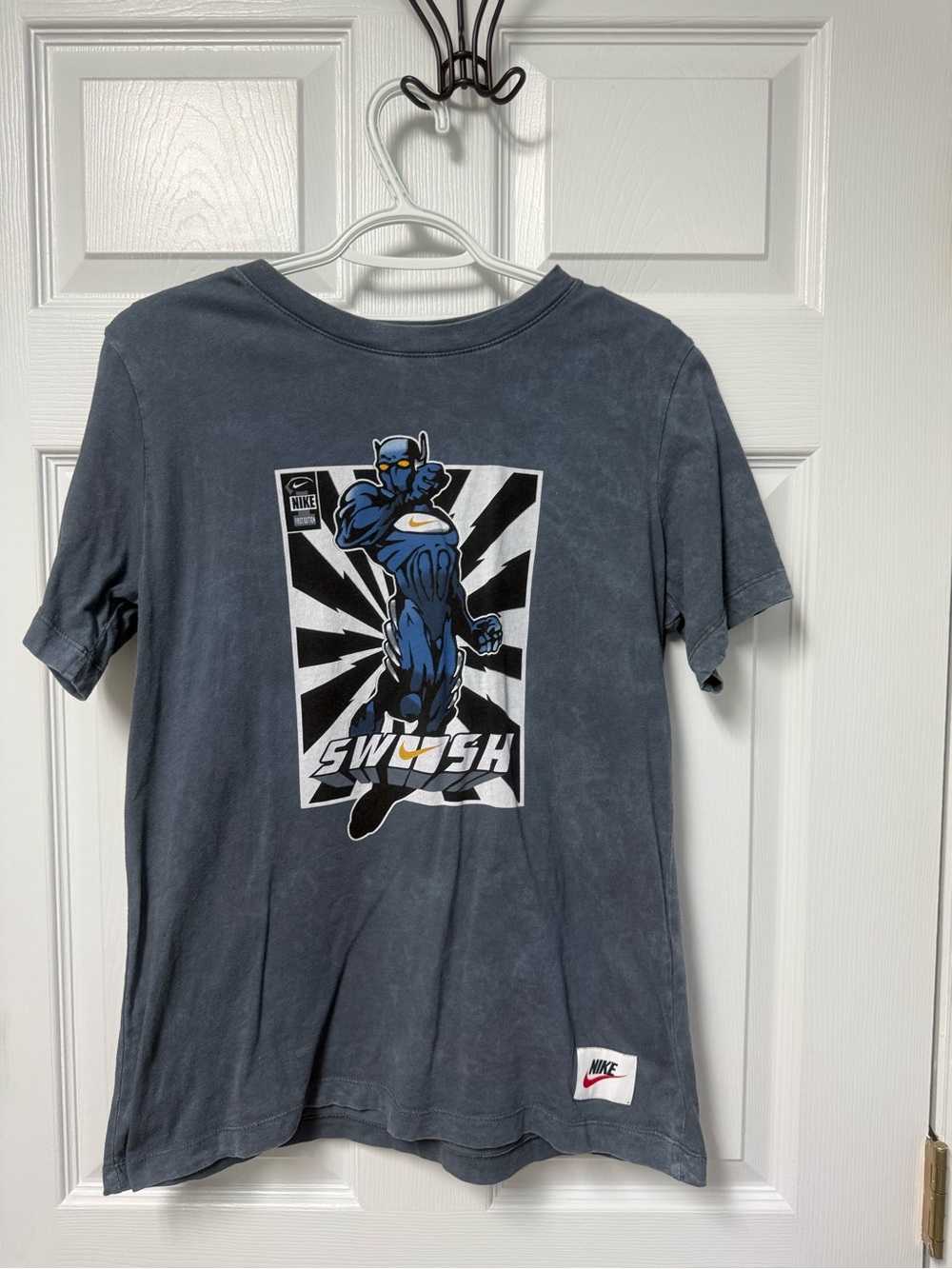 Y2K Nike Gray Short-Sleeve Graphic Swoosh Tee with Blue Character